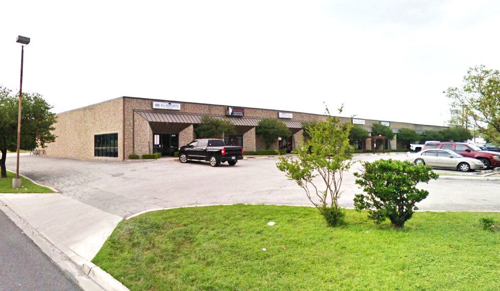 More Photos Of 10801-10817 Nacogdoches Rd, San Antonio Showroom For Lease