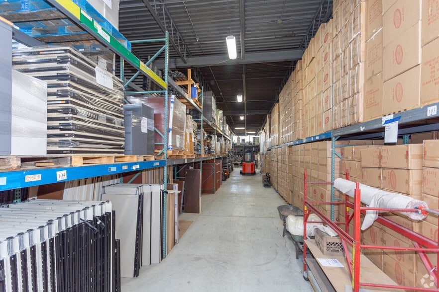 More Photos Of 170 Allen Blvd, Farmingdale Warehouse For Lease