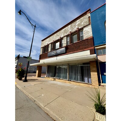 More Photos Of 902 N Main St, Princeton General Retail For Sale