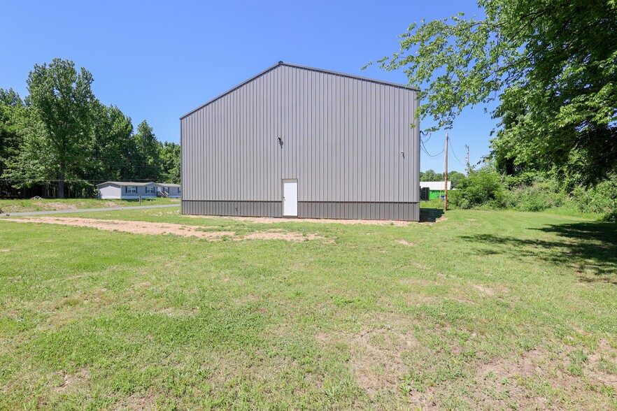 More Photos Of 240 Ball Park Loop, Ledbetter Flex For Sale