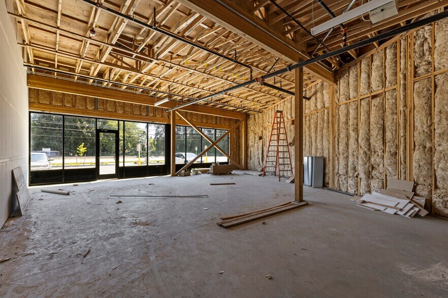 More Photos Of 1102 State Rte 20, Sedro Woolley General Retail For Lease