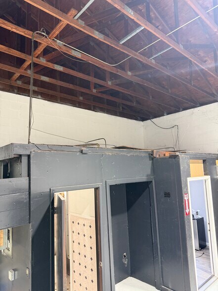 More Photos Of 4131 Lenox Ave, Jacksonville Warehouse For Lease