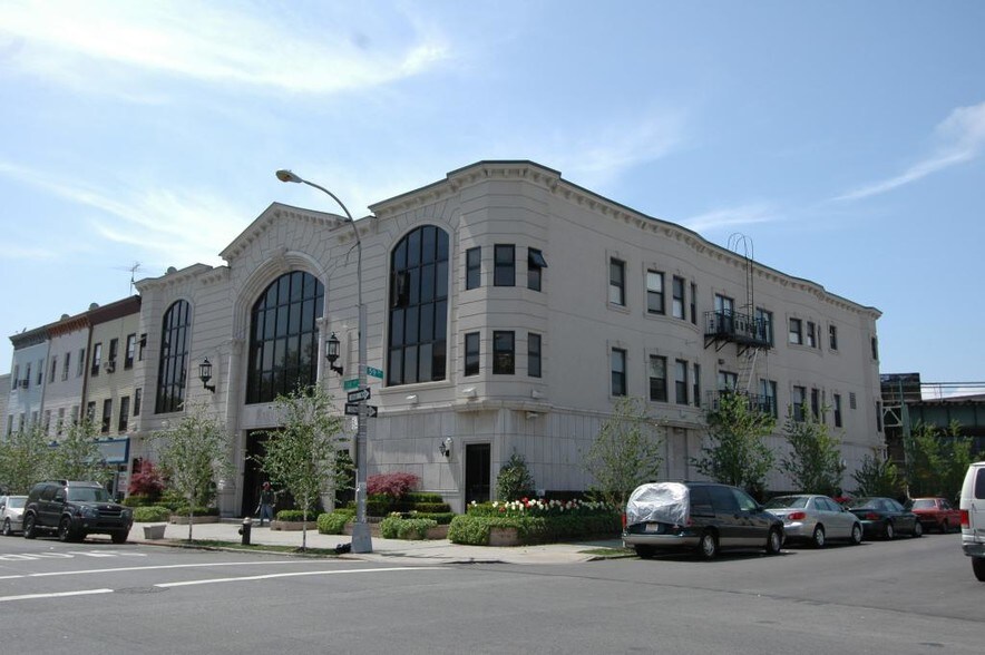 More Photos Of 5902 14th Ave, Brooklyn Office For Sale