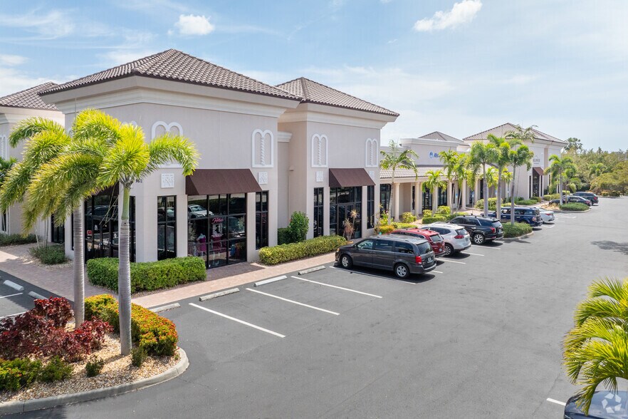 More Photos Of 9671 Gladiolus Dr, Fort Myers Storefront Retail Office For Lease