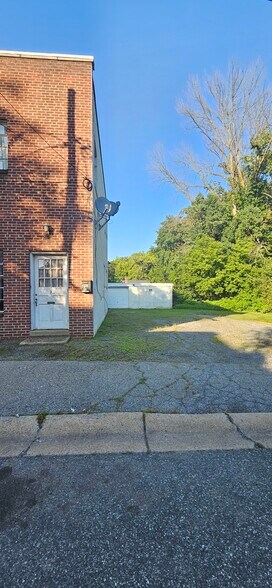 More Photos Of 9 E 44th St, Wilmington Office Residential For Sale