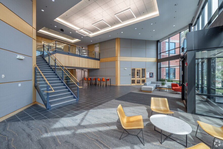 More Photos Of 2 Hampshire St, Foxborough Office For Lease