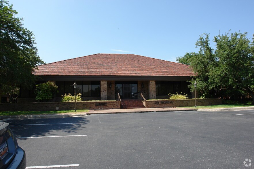 More Photos Of 402 E Ramsey Rd, San Antonio Unknown For Lease