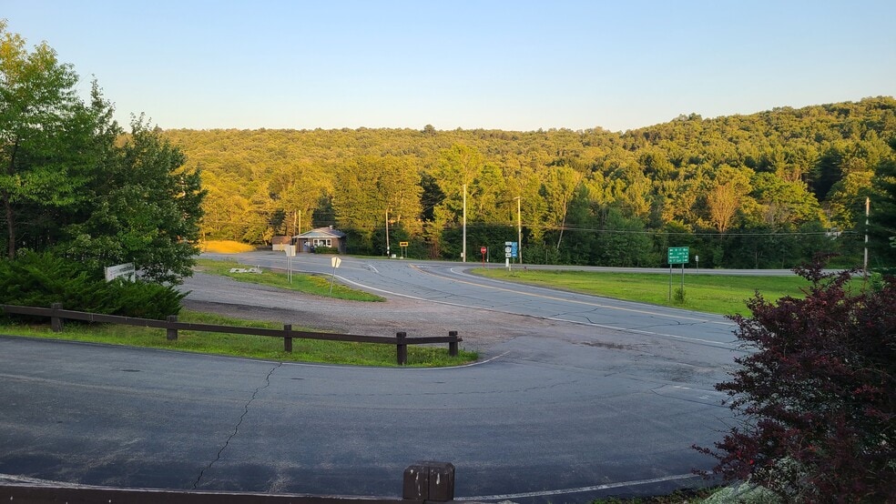 More Photos Of 14 Harris Bushville Rd, Monticello Medical For Sale