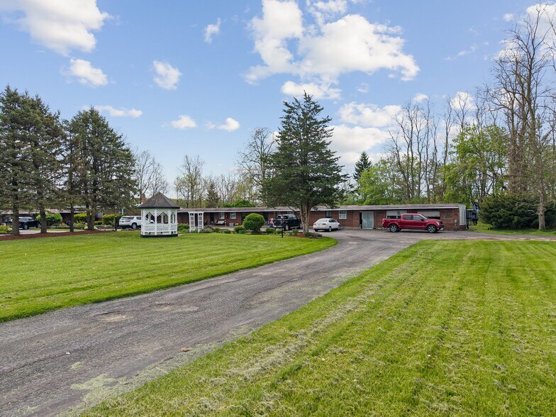 More Photos Of 2100 W Genesee Tpke, Camillus Hospitality For Sale