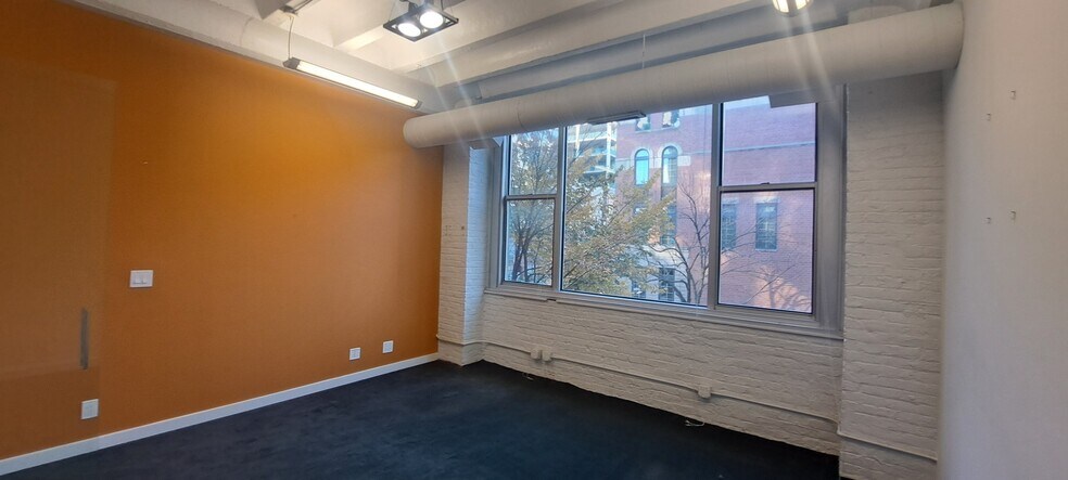 More Photos Of 401 W Superior St, Chicago Office For Sale