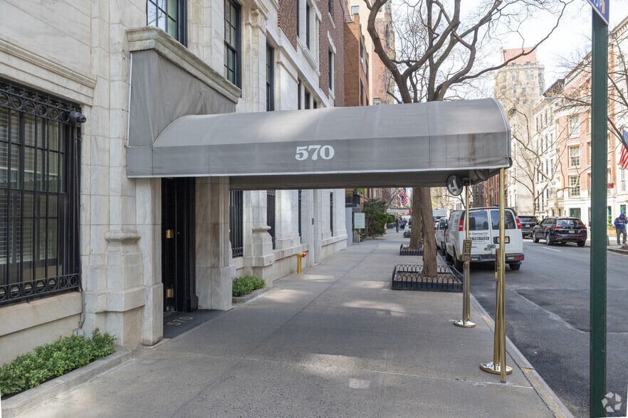More Photos Of 570 Park Ave, New York Apartments For Sale