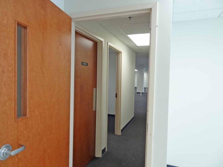 More Photos Of 1311-1319 Pineview Dr, Morgantown Medical For Lease