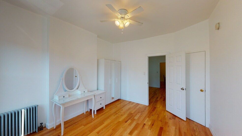 More Photos Of 46 Sutton St, Brooklyn Apartments For Sale