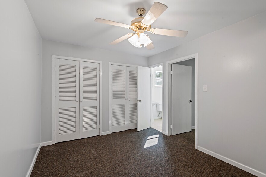 More Photos Of 405 N Causeway Blvd, Metairie Freestanding For Sale