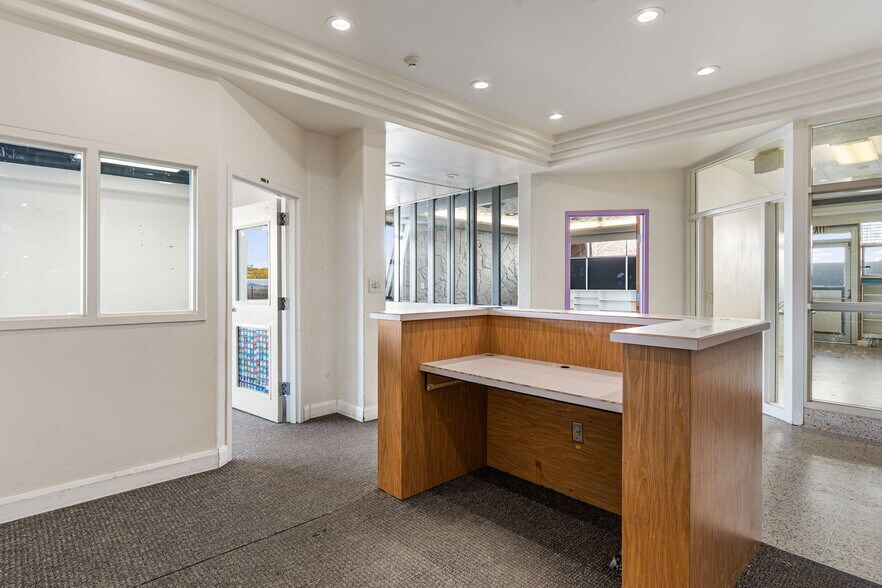More Photos Of 120 E Altamira Dr, Cedar City Office Residential For Lease