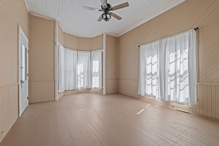 More Photos Of 206 Dowd St, Carthage Office For Sale