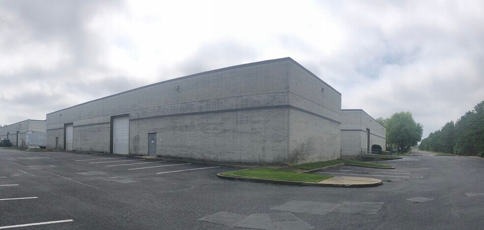 More Photos Of 91 Colin Dr, Holbrook Distribution For Lease