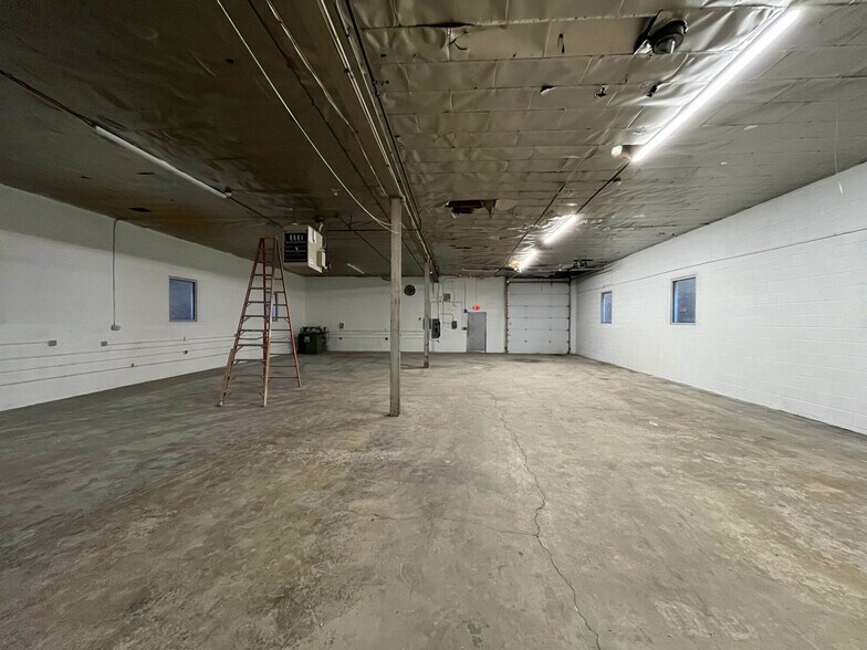 More Photos Of 119 N 10th Ave, Melrose Park Warehouse For Lease