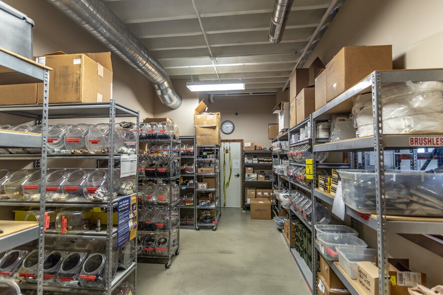 More Photos Of 1520 E Eagle Rd, Weatherford Light Manufacturing For Sale