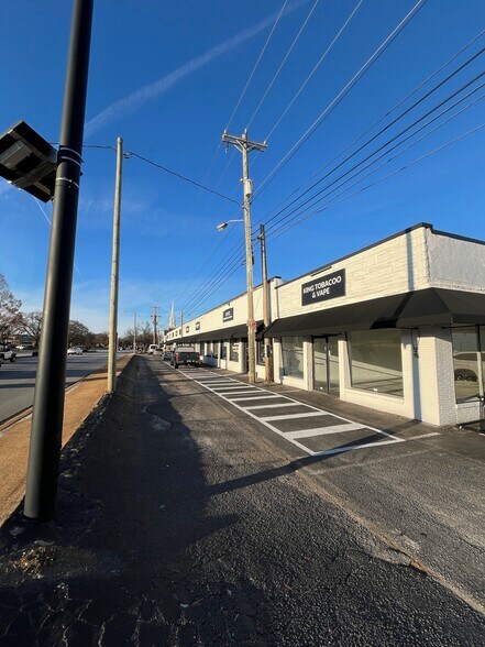 More Photos Of 1823-1841 Wade Hampton Blvd, Greenville Unknown For Lease
