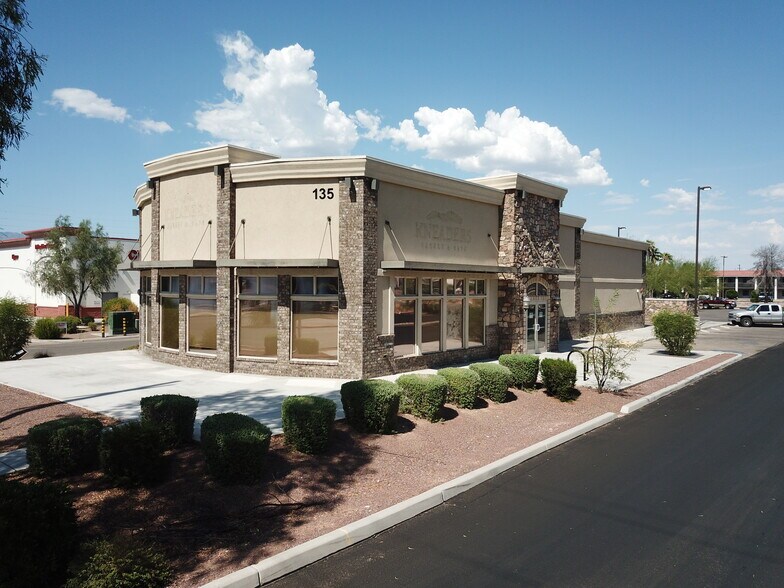 More Photos Of 135 S Wilmot Rd, Tucson Restaurant For Lease