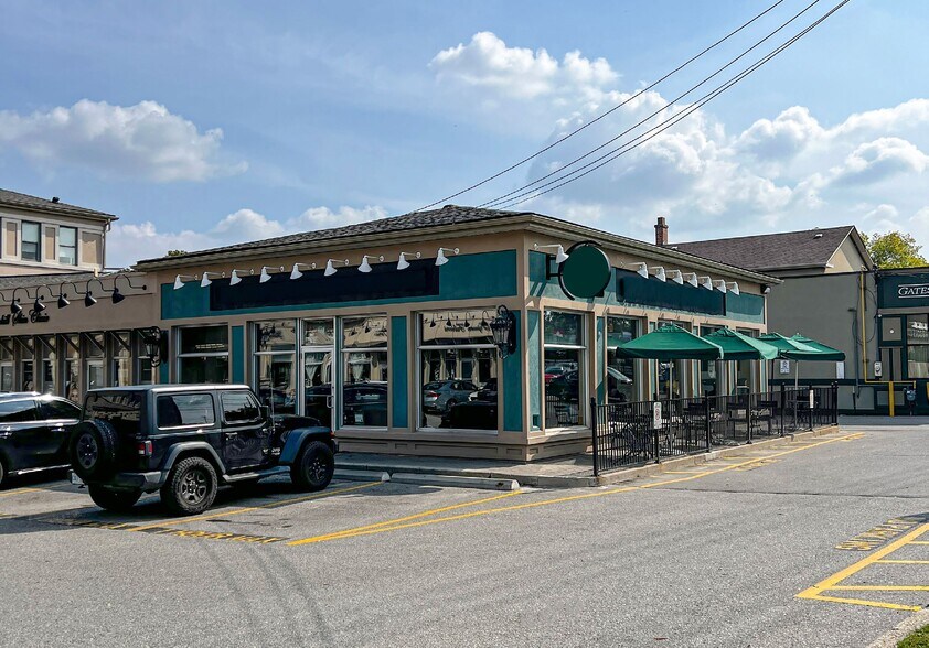 More Photos Of 7787 Yonge St, Markham Storefront Retail Office For Lease