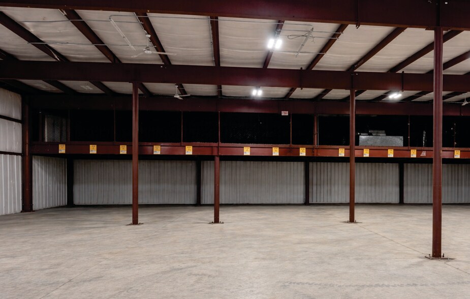 More Photos Of 550 Fillmore Ave, Tonawanda Light Distribution For Lease