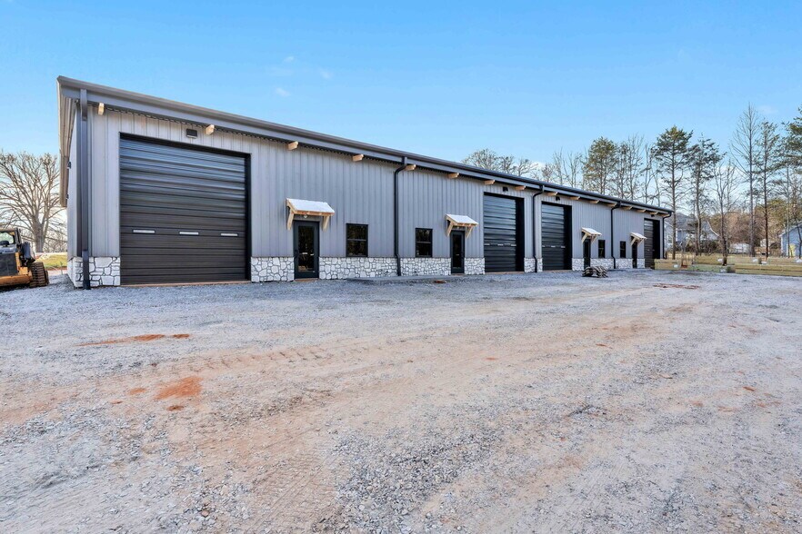More Photos Of 3828 101 hwy, Greer Industrial For Lease