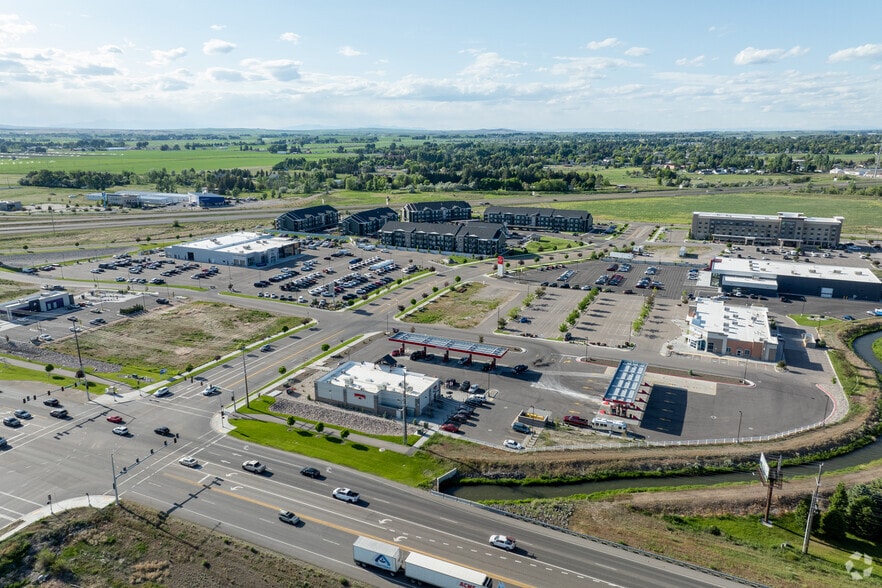 More Photos Of 3040 S South Fork Blvd, Idaho Falls Apartments For Sale