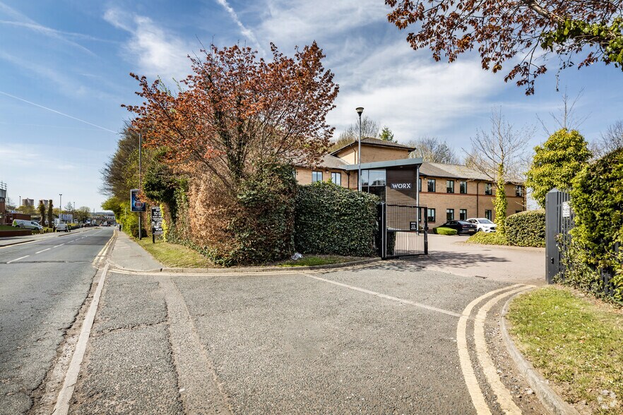 More Photos Of 170 Elland Rd, Leeds Coworking Space