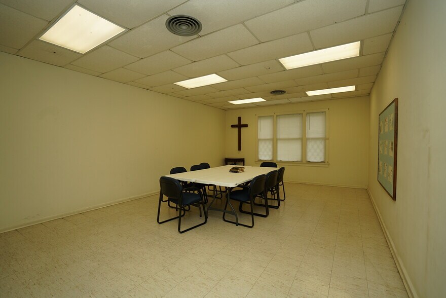 More Photos Of 4323 Primrose Rd, Columbus Religious Facility For Sale