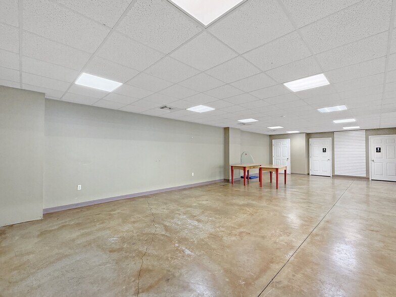 More Photos Of 2719 McFarland Blvd E, Tuscaloosa General Retail For Lease