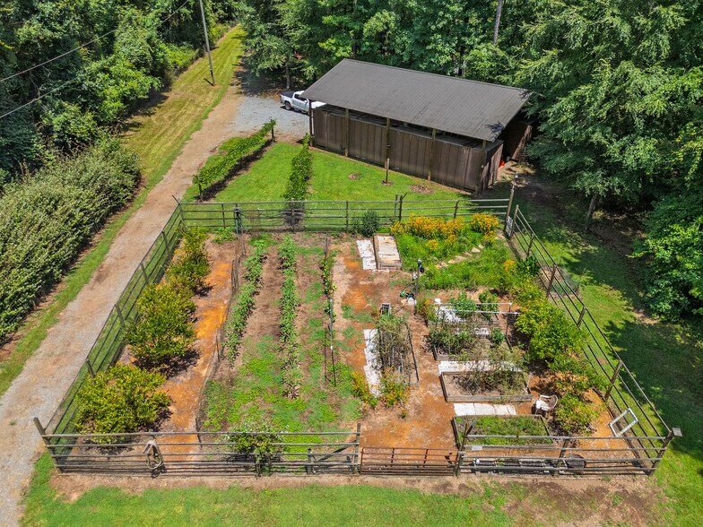 More Photos Of 1638 Old Minor Rd, Culloden Specialty For Sale