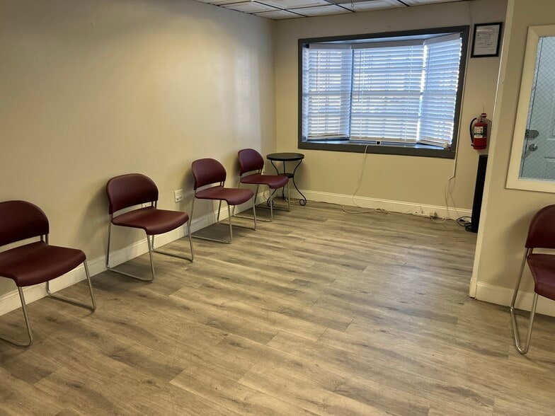 More Photos Of 8022 Old Alexandria Ferry Rd, Clinton Light Distribution For Sale