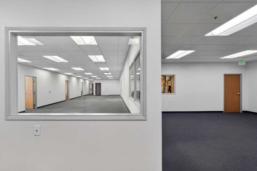 More Photos Of 20401 Prairie St, Chatsworth Manufacturing For Lease