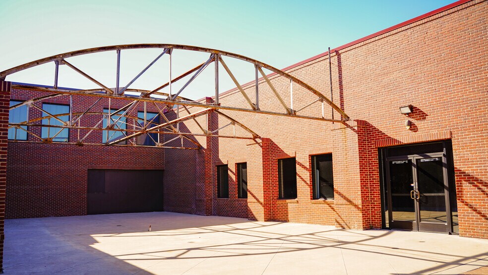 More Photos Of 343, 351 N. Mosley & 340 414 N. Rock Island, Wichita Warehouse For Sale