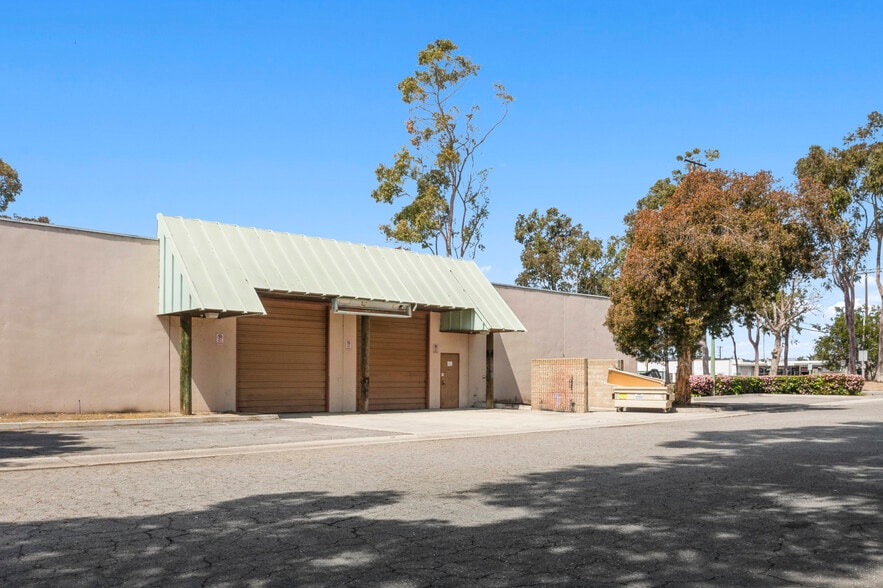 More Photos Of 700 E Port Hueneme Rd, Oxnard Warehouse For Sale