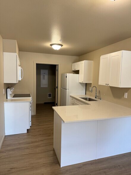 More Photos Of 906 Ross St, Davenport Apartments For Sale