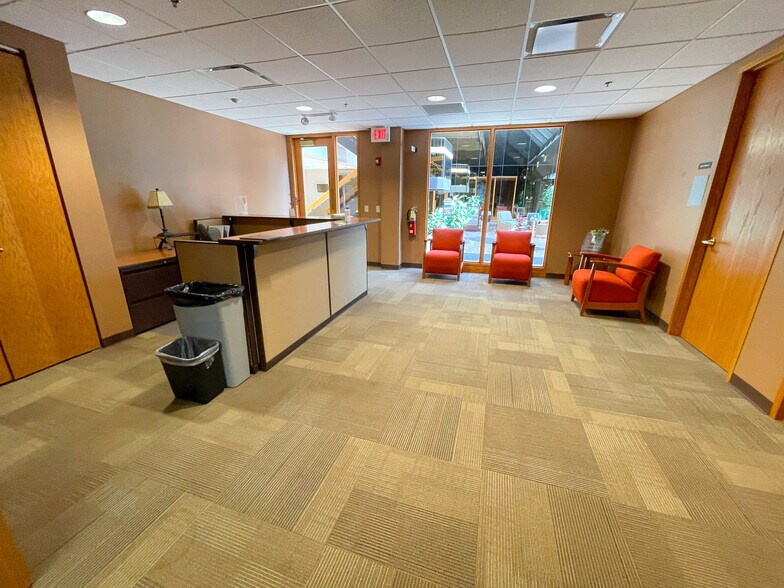 More Photos Of 500 Remington Rd, Schaumburg Office For Lease