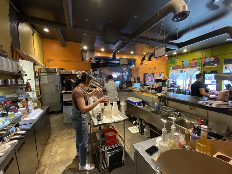 More Photos Of 1714 W Van Buren St, Phoenix Restaurant For Lease