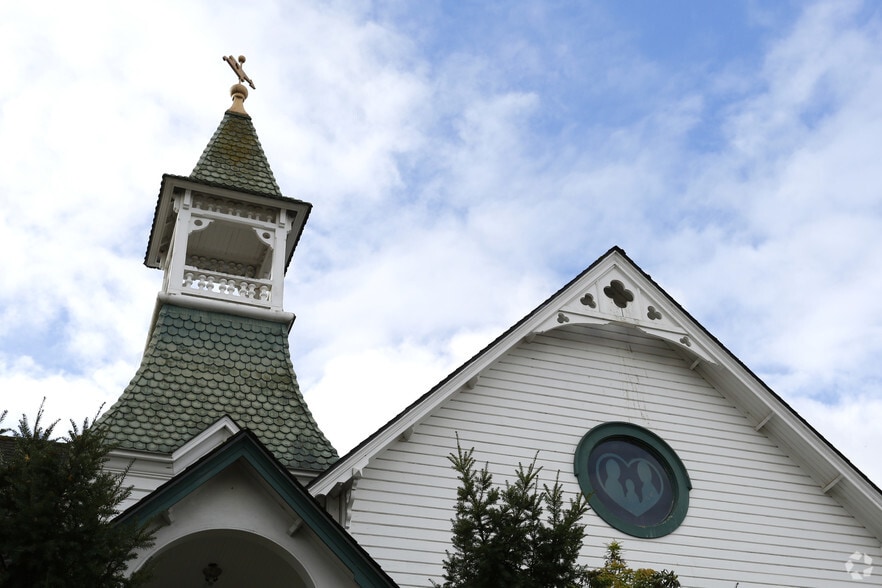 More Photos Of 300 E Main St, Molalla Religious Facility For Sale