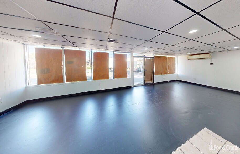 More Photos Of 417 Campbell Ave SE, Roanoke General Retail For Lease