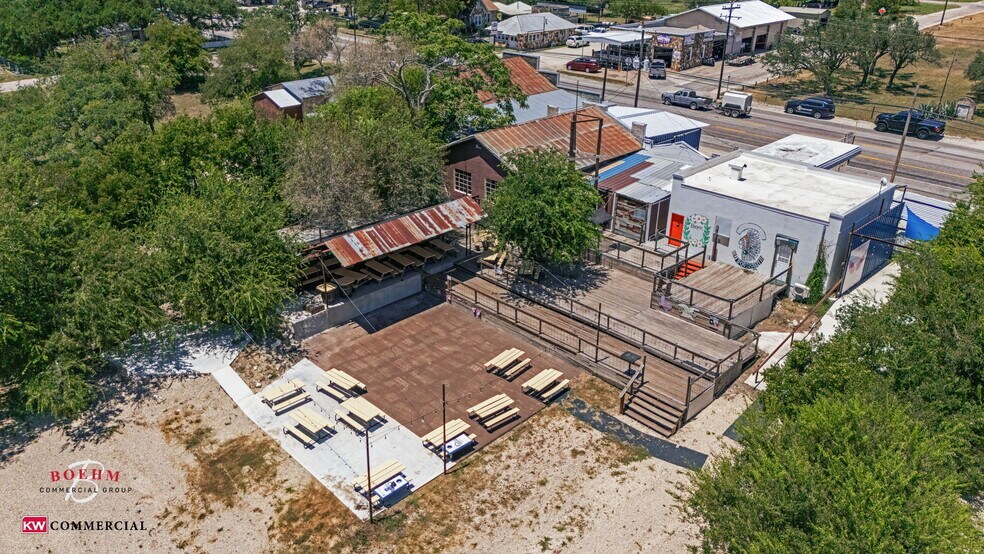 More Photos Of 23699-23737 W US Highway 290, Harper Storefront For Sale