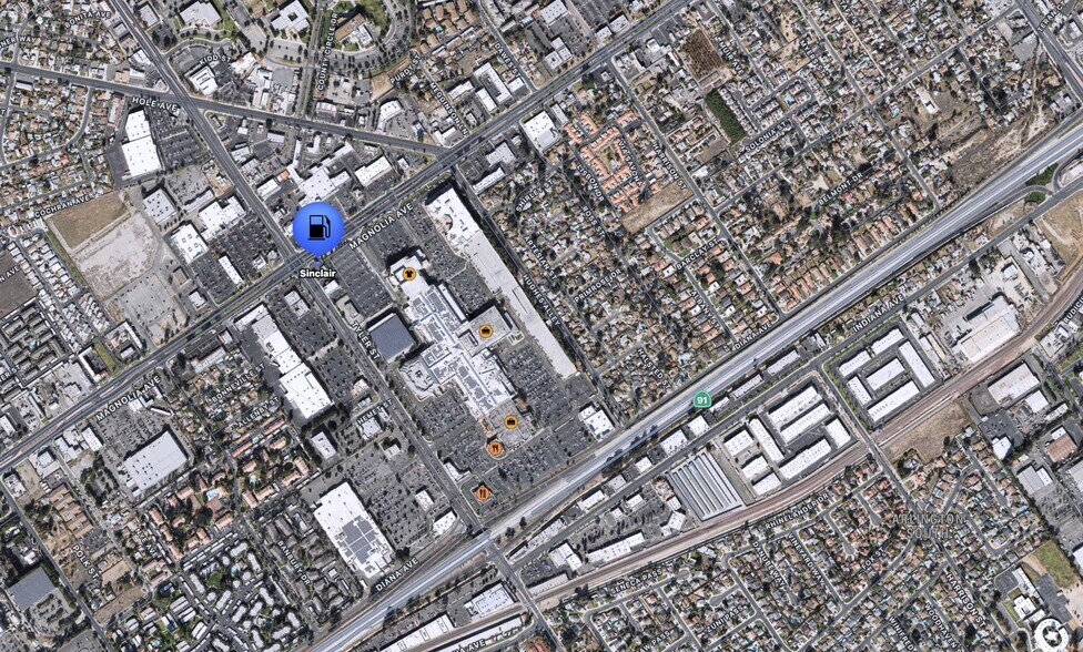 More Photos Of 10290 Magnolia Ave, Riverside Service Station For Sale