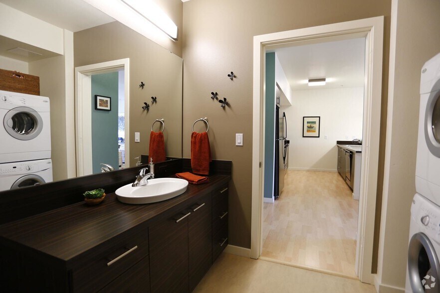 More Photos Of 3850 N Mississippi Ave, Portland Apartments For Lease