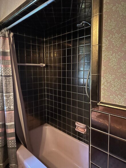 More Photos Of 73 Berlin Cross Keys Rd, Williamstown Specialty For Sale