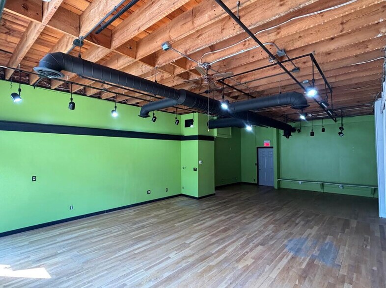 More Photos Of 421 2nd St, Hudson Storefront Retail Office For Lease