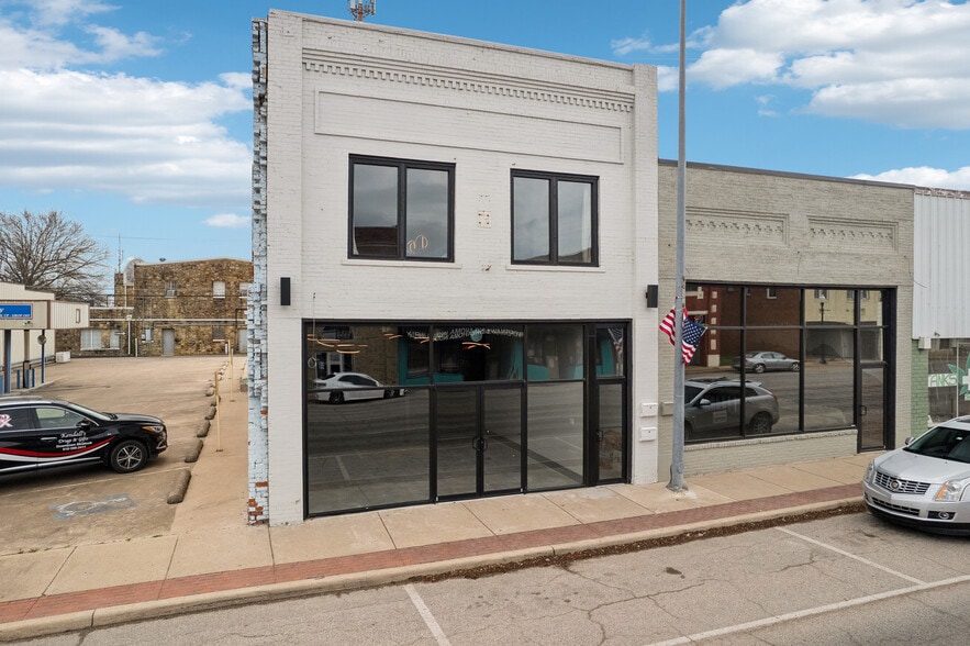 More Photos Of 216 E Rogers Blvd, Skiatook Storefront Retail Office For Sale