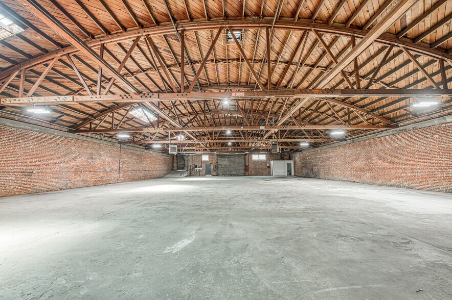 More Photos Of 135 Van Ness Ave, Fresno Warehouse For Lease
