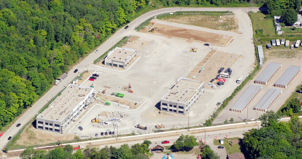 More Photos Of 670 Balm Beach Rd E, Midland Unknown For Lease